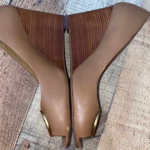 Tory burch sally
Leather Wedge Pump - Picture 12 of 15